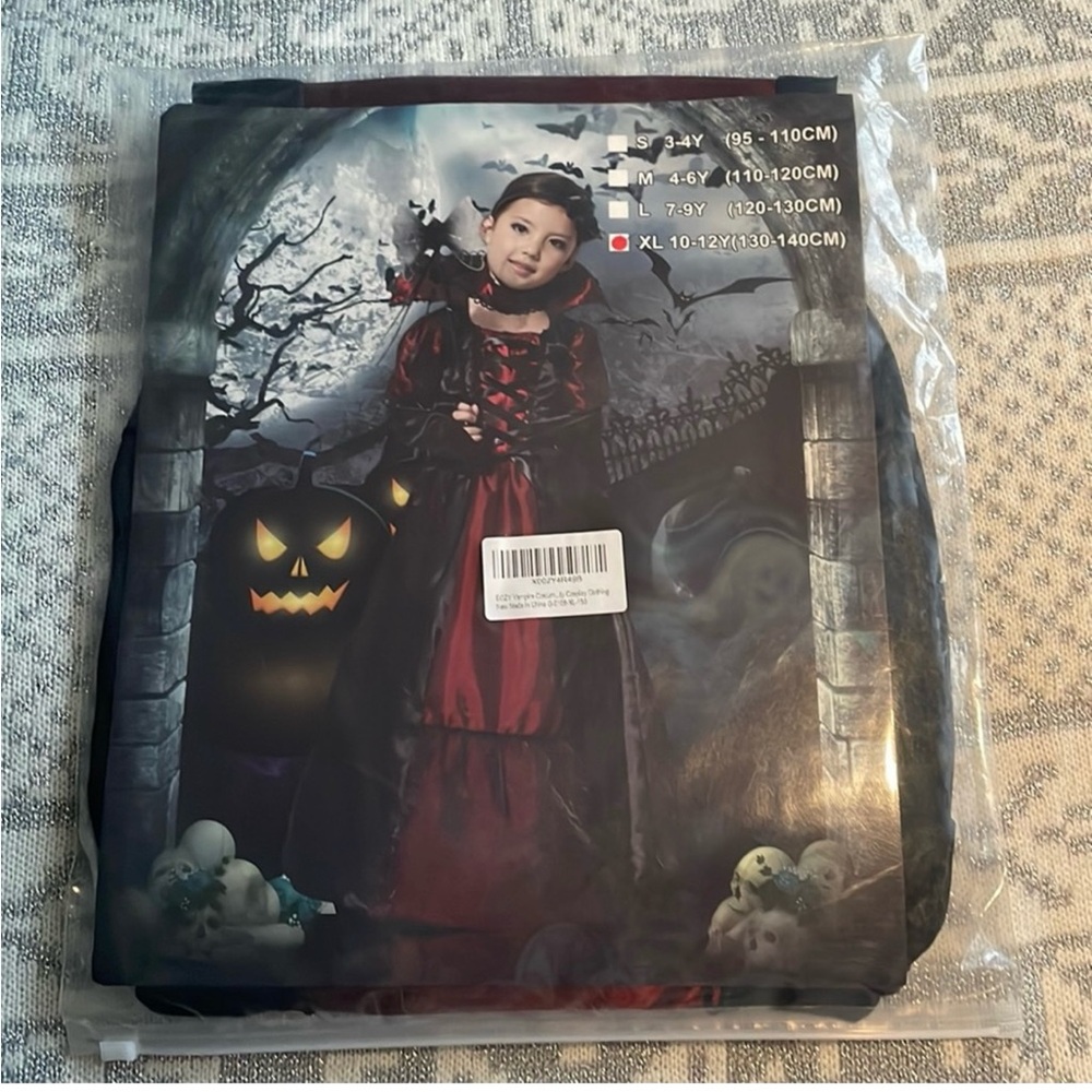 Kids Vampire Queen Medieval Costume in Red and Black Halloween